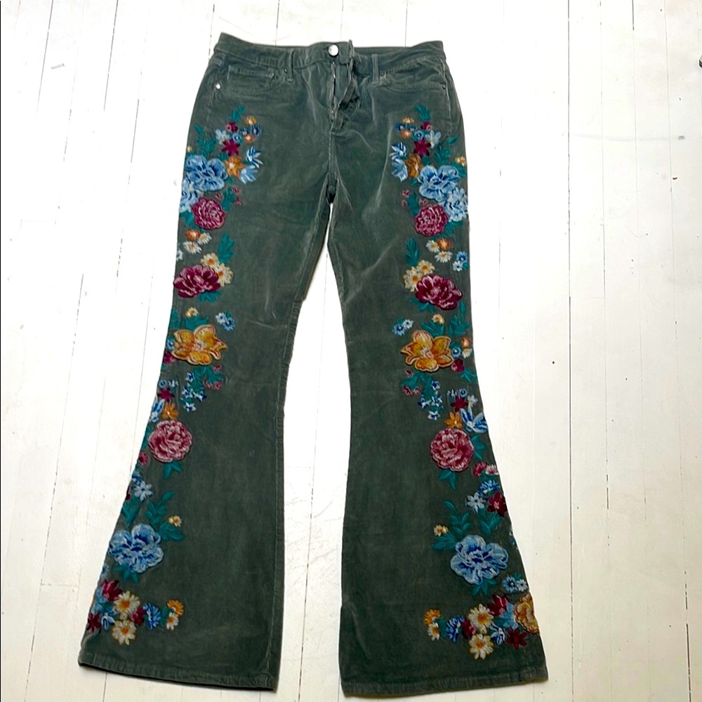 New Driftwood Gorgeous Embroidered Women’s Jeans